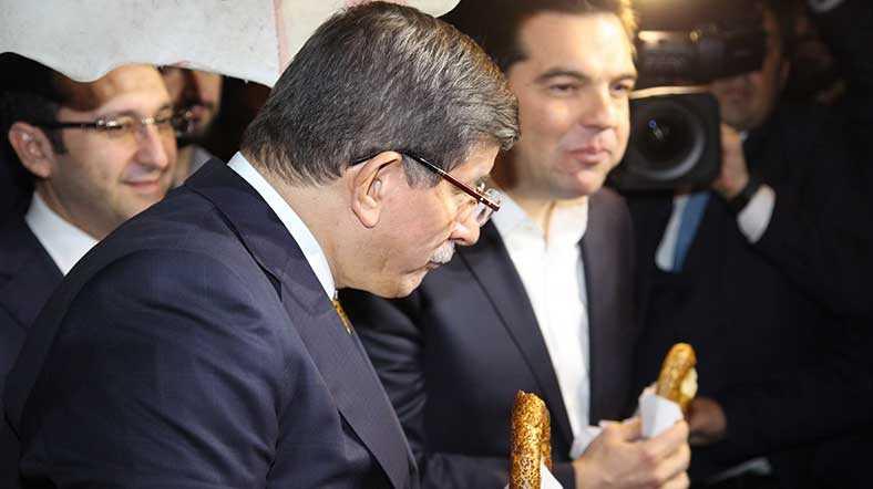 Ahmet Davutoğlu- Alexis Tsipras İzmir'de görüştü
