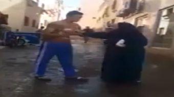 Oğluna sinirlenen annenin bir anda zıplayarak kafa attığı anlar sosyal medyada rekor kırdı