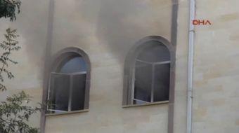Kartal Cevizli Mahallesi'nde bulunan Kavaklı Camii'nde yangın çıktı. Çok sayıda itfaiye ekibinin müd