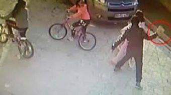 Samsun'da 33 yaşındaki Osman Ç., sokakta bisikletle gezen 9 yaşındaki A.M.A. isimli kızın başına par