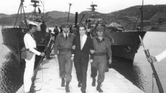 Türkiye Cumhuriyeti'nin ilk darbesi merhum Başbakan Menderes'e karşı 27 Mayıs 1960 tarihinde yapıldı