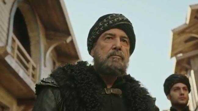 Usta+oyuncu+Cihan+%C3%BCnal,+Muhte%C5%9Fem+Y%C3%BCzy%C4%B1l+K%C3%B6sem%E2%80%99de%21;