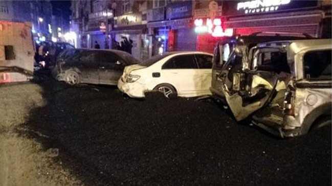 Çorum Haberleri: Park halindeki araçlara çarpan sürücü hastaneye kaldırıldı 91