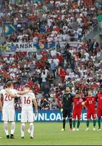 Euro 2016�da T�rkiye i�in sayg� duru�u