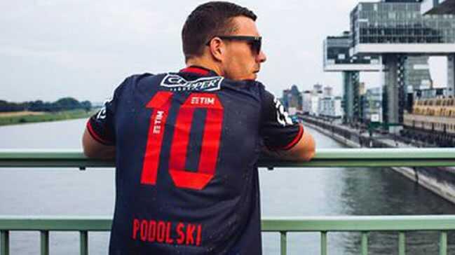 Podolski+Flamengo+formas%C4%B1+giydi