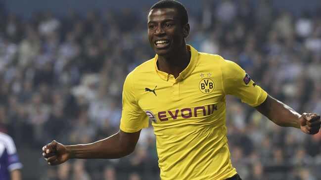 Galatasaray%E2%80%99a+s%C3%BCrpriz+golc%C3%BC:+Adrian+Ramos