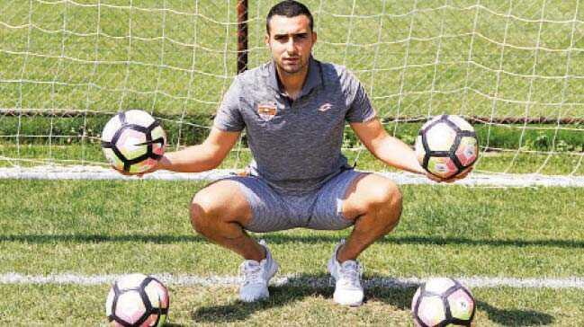 Hayrullah:+%E2%80%99Milli+tak%C4%B1ma+se%C3%A7ilince+5+tane+amcam+%C3%A7%C4%B1kt%C4%B1%E2%80%99