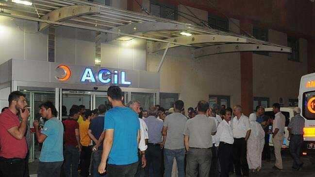 D%C3%BC%C4%9F%C3%BCn+yolunda+trafik+kazas%C4%B1:+2+%C3%B6l%C3%BC,+13+yaral%C4%B1