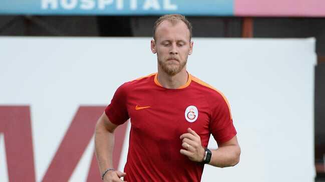 Riekerink+Semih+Kaya%E2%80%99y%C4%B1+sa%C4%9F+beke+%C3%A7ekiyor