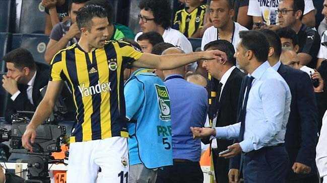 Van+Persie,+Pereira%E2%80%99y%C4%B1+foto%C4%9Fraf%C4%B1n+d%C4%B1%C5%9F%C4%B1na+att%C4%B1