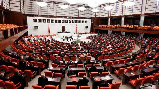 Anayasa+de%C4%9Fi%C5%9Fikli%C4%9Fi+teklifi+g%C3%B6r%C3%BC%C5%9F%C3%BClmeye+devam+ediyor+-+Meclis+TV+canl%C4%B1+izle