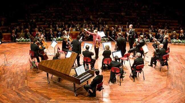 %C3%BCnl%C3%BC+orkestra+Cameristi+Della+Scala+T%C3%BCrk+m%C3%BCzisyenlerle