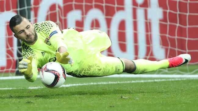 Lyon+kalecisi+Lopes:+Erkek+kar%C5%9F%C4%B1la%C5%9Fmas%C4%B1+oldu