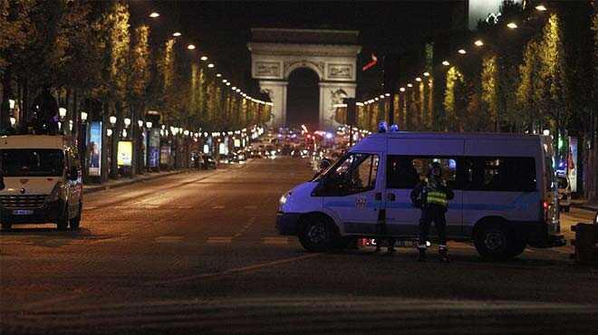 Paris+sald%C4%B1r%C4%B1s%C4%B1+ile+ilgili+aranan+bir+%C5%9F%C3%BCpheli+teslim+oldu