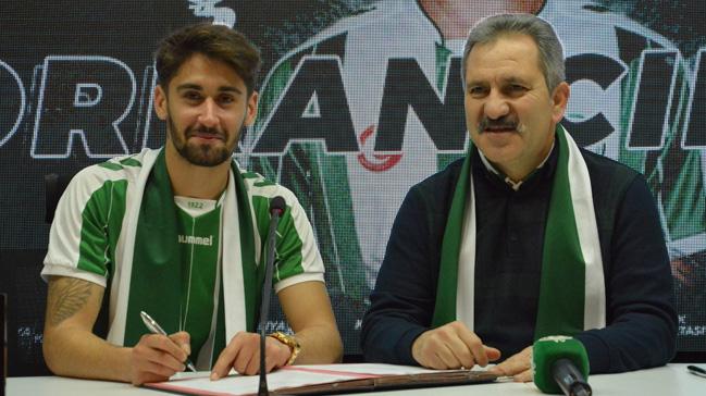 Atiker Konyaspor'la anlaşan Orkan Çınar imzayı attı