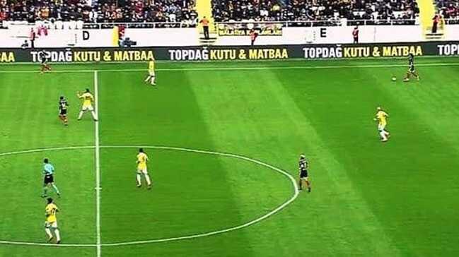 Malatya stat müdüründen 'orta saha çizgisi' açıklaması Malatya stat müdüründen 'orta saha çizgisi' açıklaması