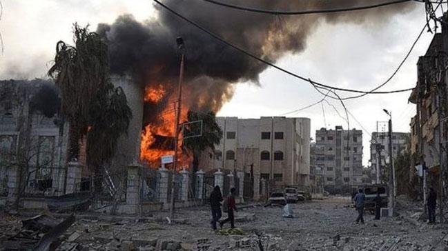 Katil Esed rejimi Doğu Guta'yı bombalamaya devam ediyor