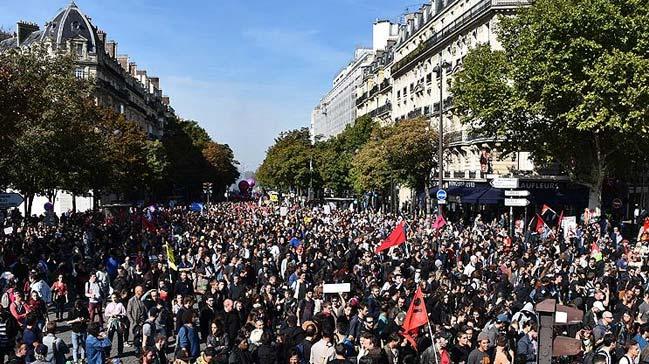 Fransa'da ilkbahar grev ve gösterilerle başlıyor