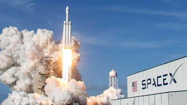 SpaceX kargo kapsülü uzaya fırlatıldı SpaceX kargo kapsülü uzaya fırlatıldı