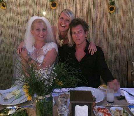 Duman grubu üyesi Batuhan Mutlugil evlendi