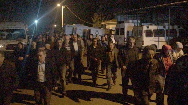 HDP'li vekiller terörist cenazesine katıldı!