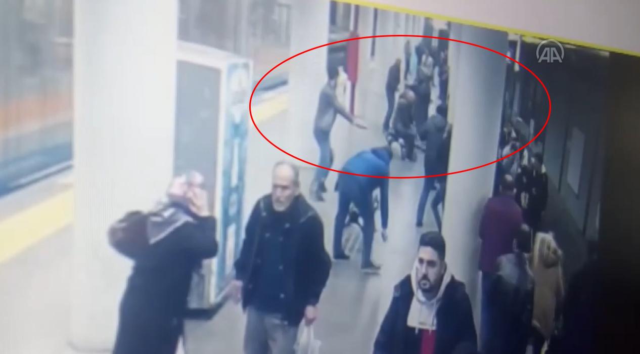 <p>Alınan bilgiye göre, Otogar Polis Merkezi'nde ismi öğrenilemeyen görevli bir polis iş çıkışı evin