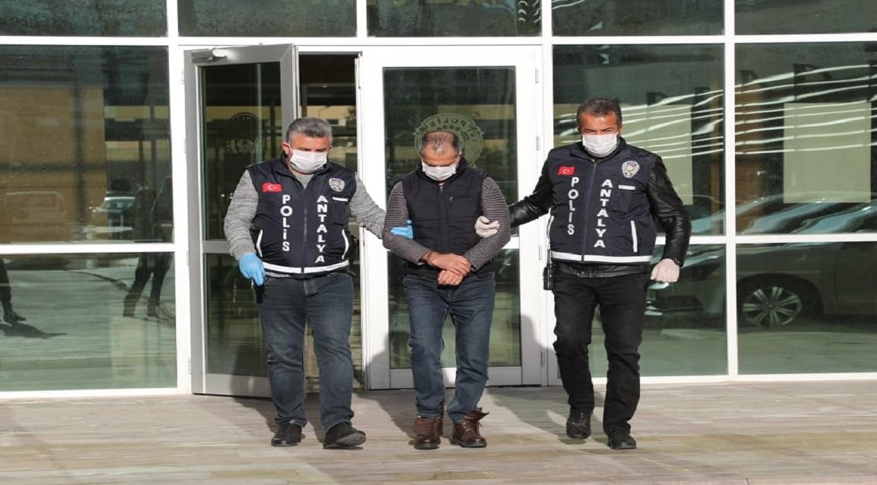 Koronavirüslüyüm diyerek polise tüküren kişi tutuklandı