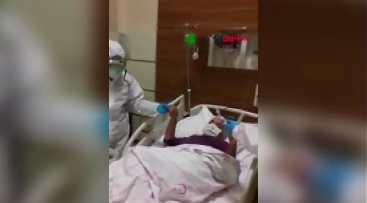 Sağlık çalışanlarından koronavirüs hastalarına 'halay'lı moral desteği