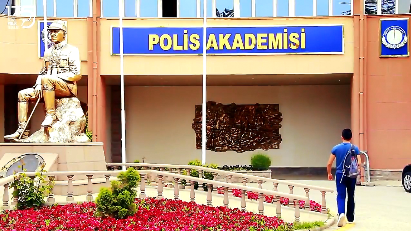 Türk Polis Teşkilatı paylaştı: Devletinin emrinde...