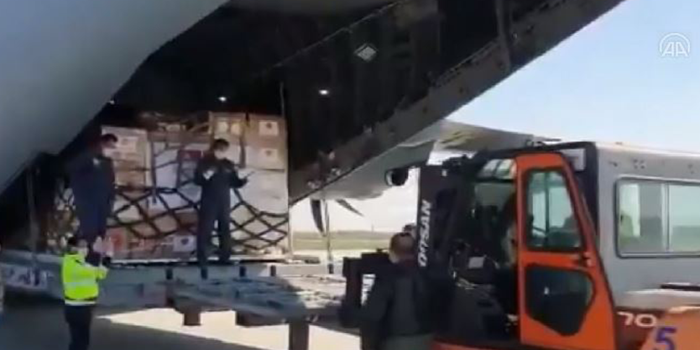 Sırbistan'a tıbbi yardım uçağımız indi