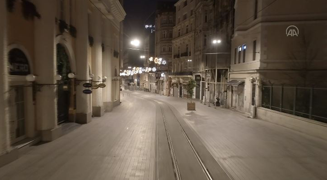 �stiklal ve Taksim'de sessizlik hakim