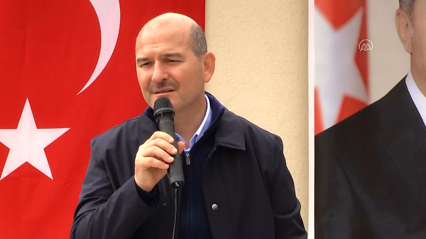 Bakan Soylu, özel harekat polisleriyle bayramlaştı