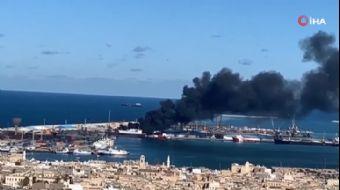 <p>Libya´da Hafter güçleri Trablus limanına füze saldırısı düzenledi. Saldırı sonrası limandan duman
