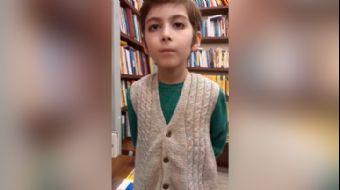 <p>Beş ayda 250 kitap okuyan ve okuduğu kitaplar arasında yaşının çok daha ötesinde eserler bulunan