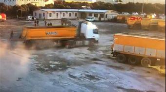 <p>Olay, geçen pazartesi günü Karakuyu Mahallesi´ndeki bir asfalt üretim tesisinde meydana geldi. İş