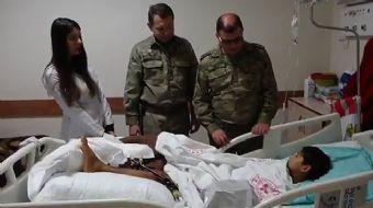 <p>PKK/YPG’nin bombalarının hedefi olan Suriyeli çocuk, ´Dışarıda yürürken bir anda bomba patladı ha