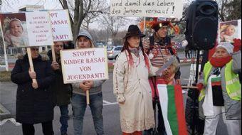 <p>Almanya’da yaşayan Türk ailenin 4 günlük bebeğine el koyan Gençlik Dairesi, Heilbronn kentinde pr