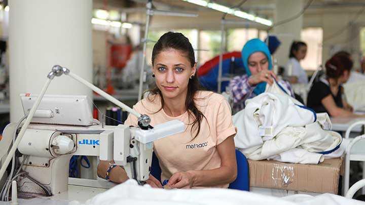 Engelliler üretiyor Avrupalılar giyiyor