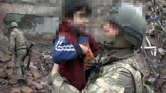 Kay%C4%B1p+%C3%A7ocuklar+Sur%E2%80%99dan+%C3%A7%C4%B1kt%C4%B1