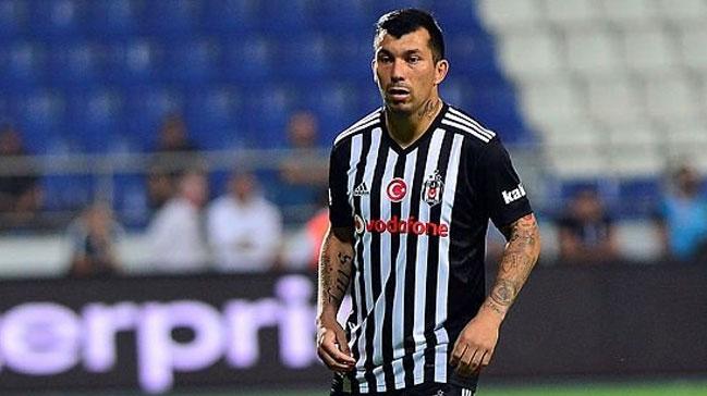 Beşiktaş'ta Gary Medel'e Boca Juniors talip oldu