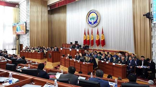 Kırgızistan'da Sapar İsakov hükümeti güvensizlik oylamasıyla düştü