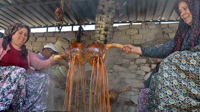 Yılda 50 ton pekmez üretip 1 milyon lira gelir sağlıyorlar