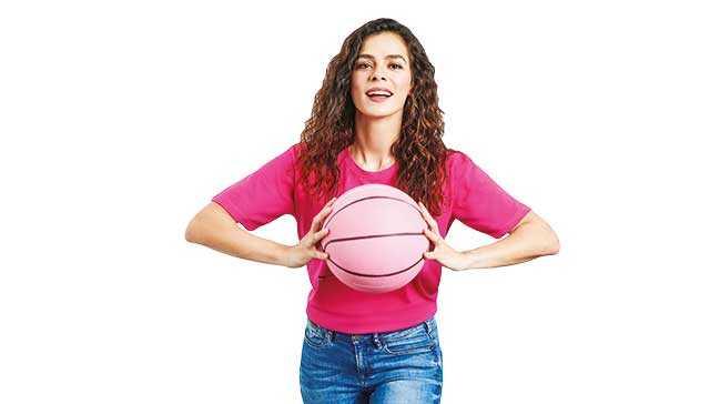 Pembe Top atışı Özge’den