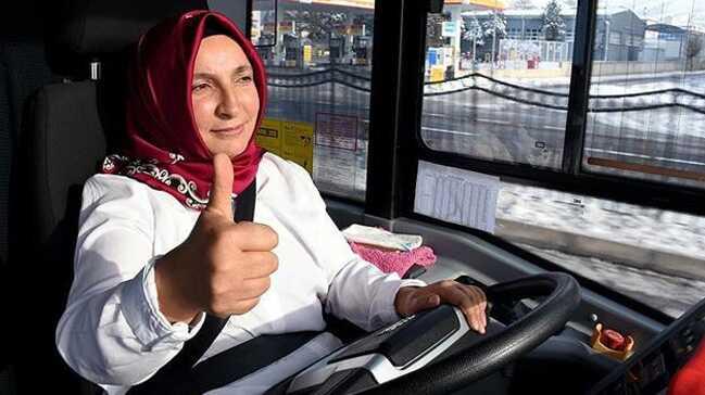 'Git, evinde bulaşık yıka' diyenlere inat otobüs şoförü oldu