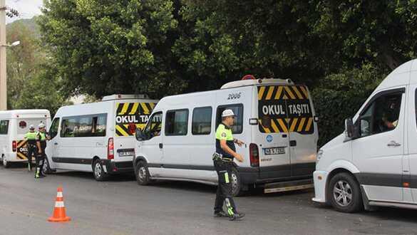 81 ilde eş zamanlı operasyon: 243 araç trafikten men edildi