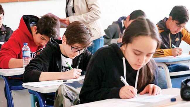 Türkçe, matematik ve fen derslerinde başarı araştırması