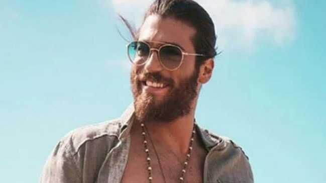 Can Yaman'ın minik hayranı oyuncuyu taklit ederek benzer bir fotoğraf paylaştı