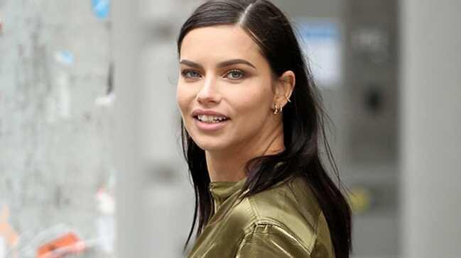 Adriana Lima yüzünü güldürdü