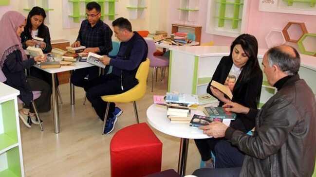 Yasemin Çobanoğlu şehit eşinin kütüphane hayalini gerçekleştirdi