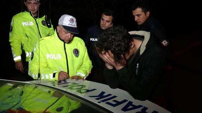 Trafikteki gece denetiminde fıkra gibi diyaloglar